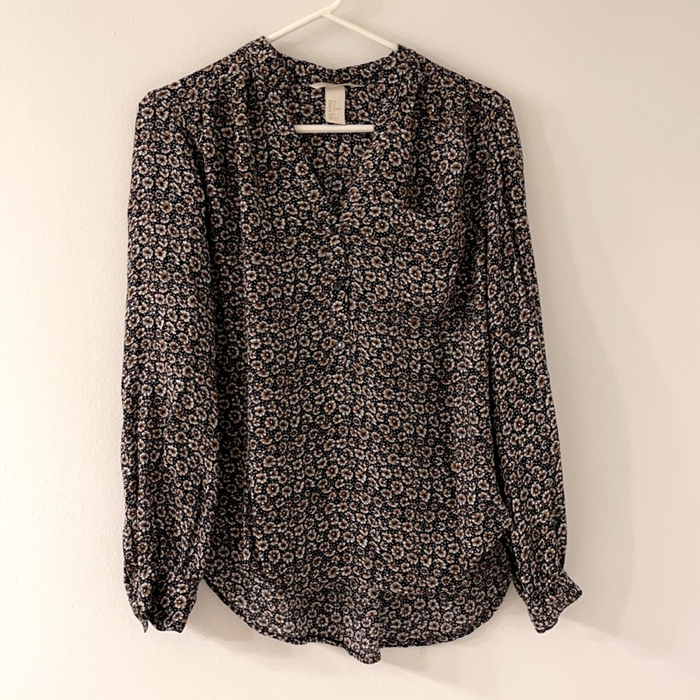 H&M v neck floral long sleeve blouse size 2